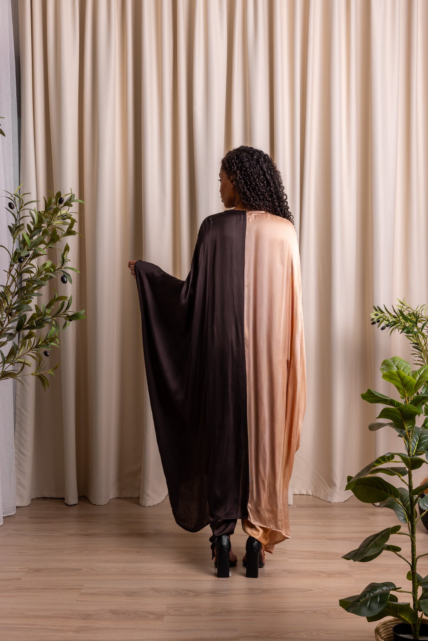 CHĒVAH / Draped Cardigan