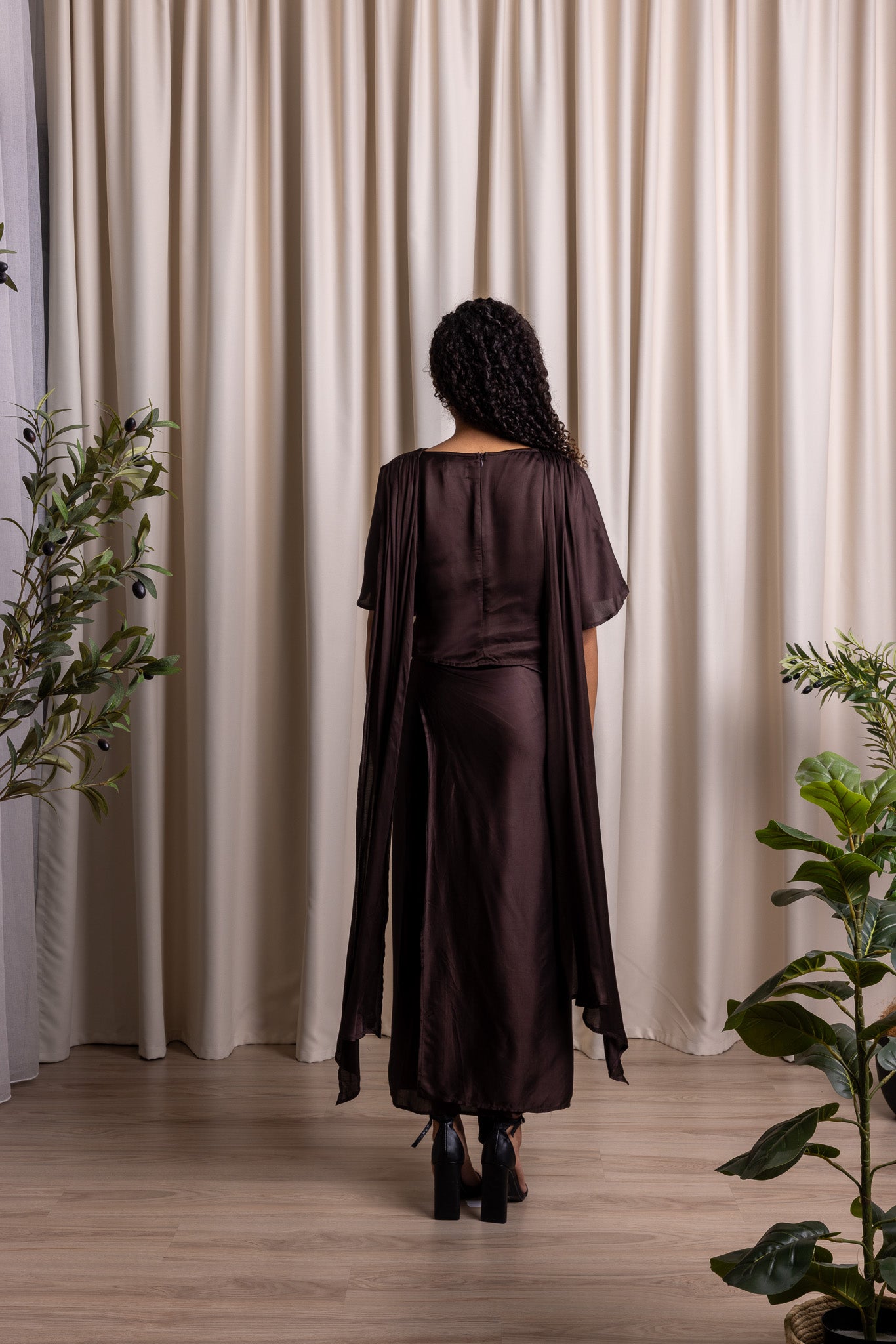 SATVĀH / Cowl Top / ESPRESSO