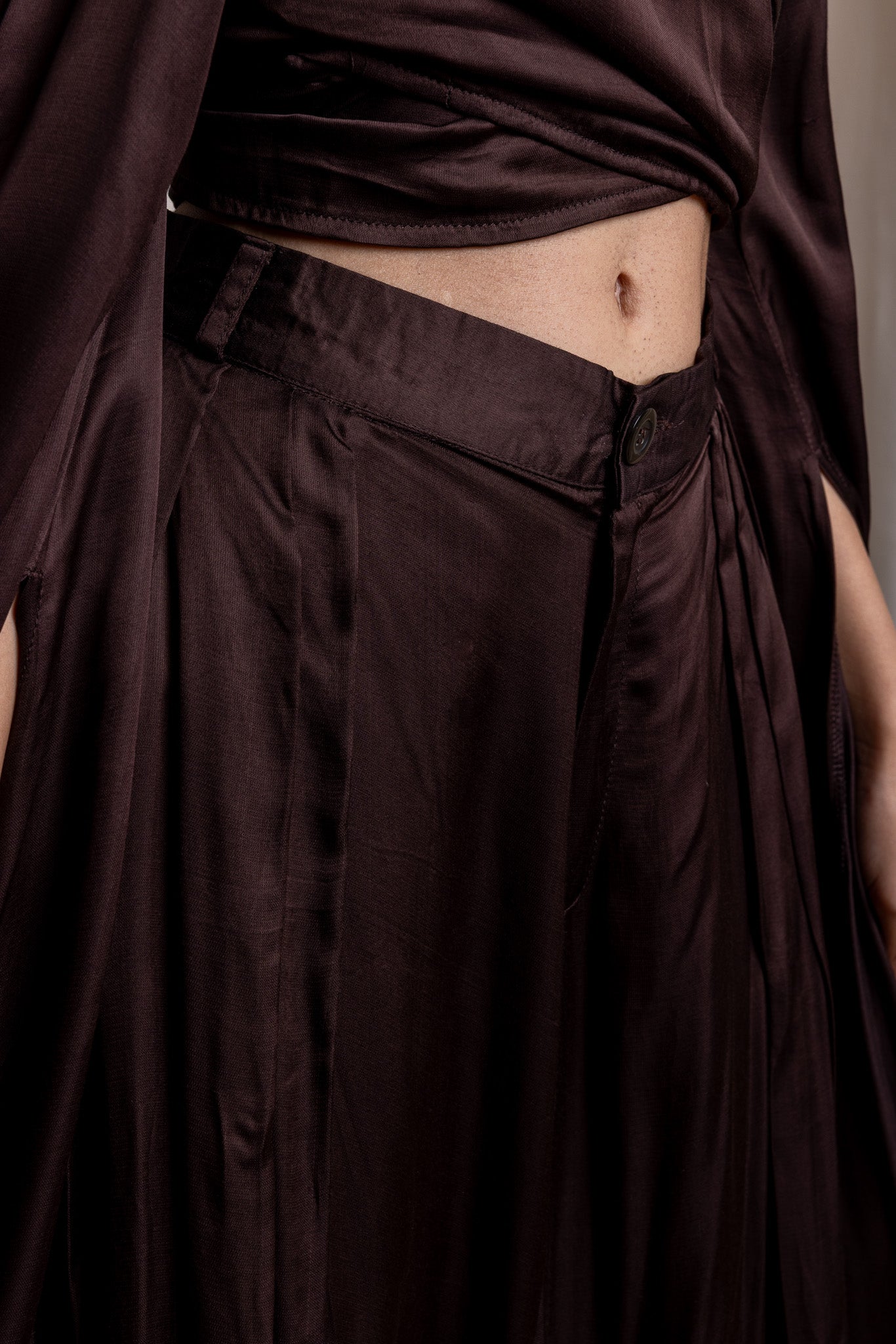 ATVĀH / Pleated Trousers / ESPRESSO